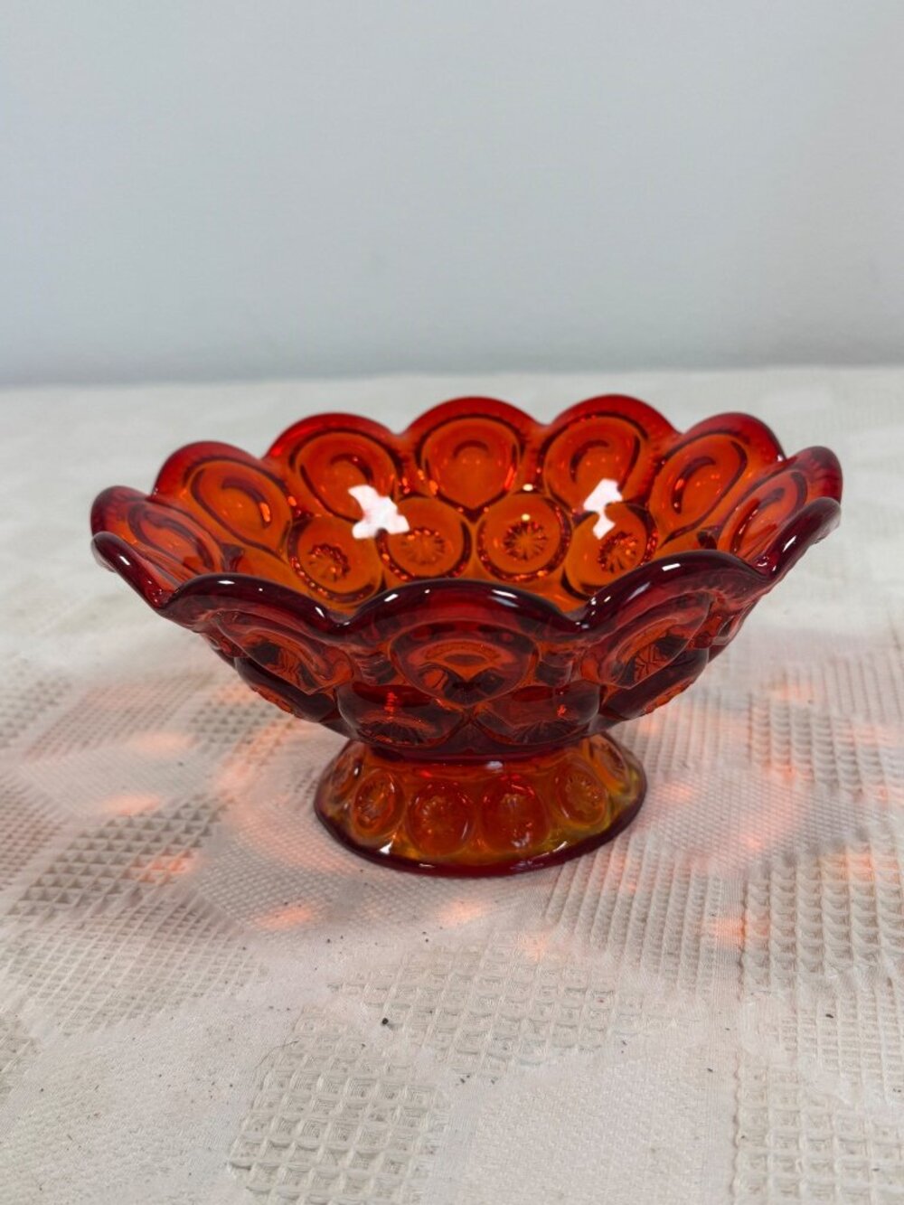 LE Smith Amberina Glass Compote Bowl Moon & Star Pattern Pedestal Base Vintage